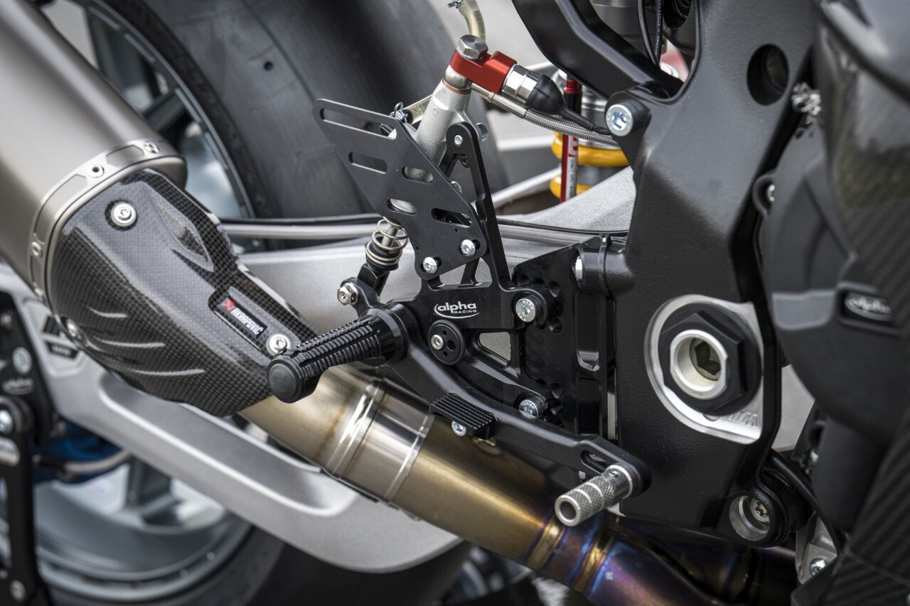 DueruoteTG #238 - Abbiamo guidato in pista la BMW che corre in SBK! 